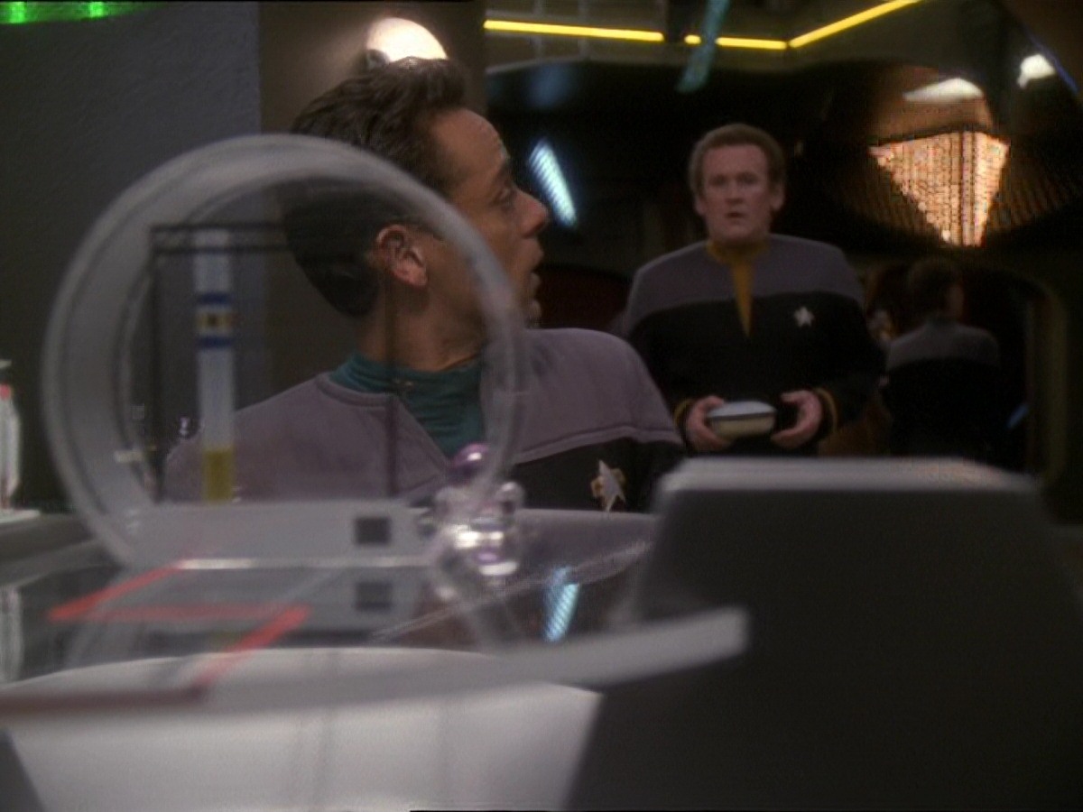 extant_StarTrek_DS9_7x22-TackingIntoTheWind_2831.jpg