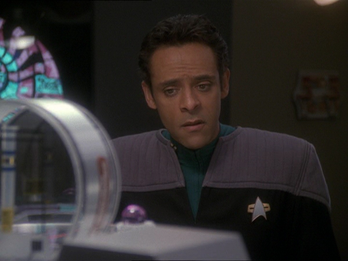 extant_StarTrek_DS9_7x22-TackingIntoTheWind_2871.jpg