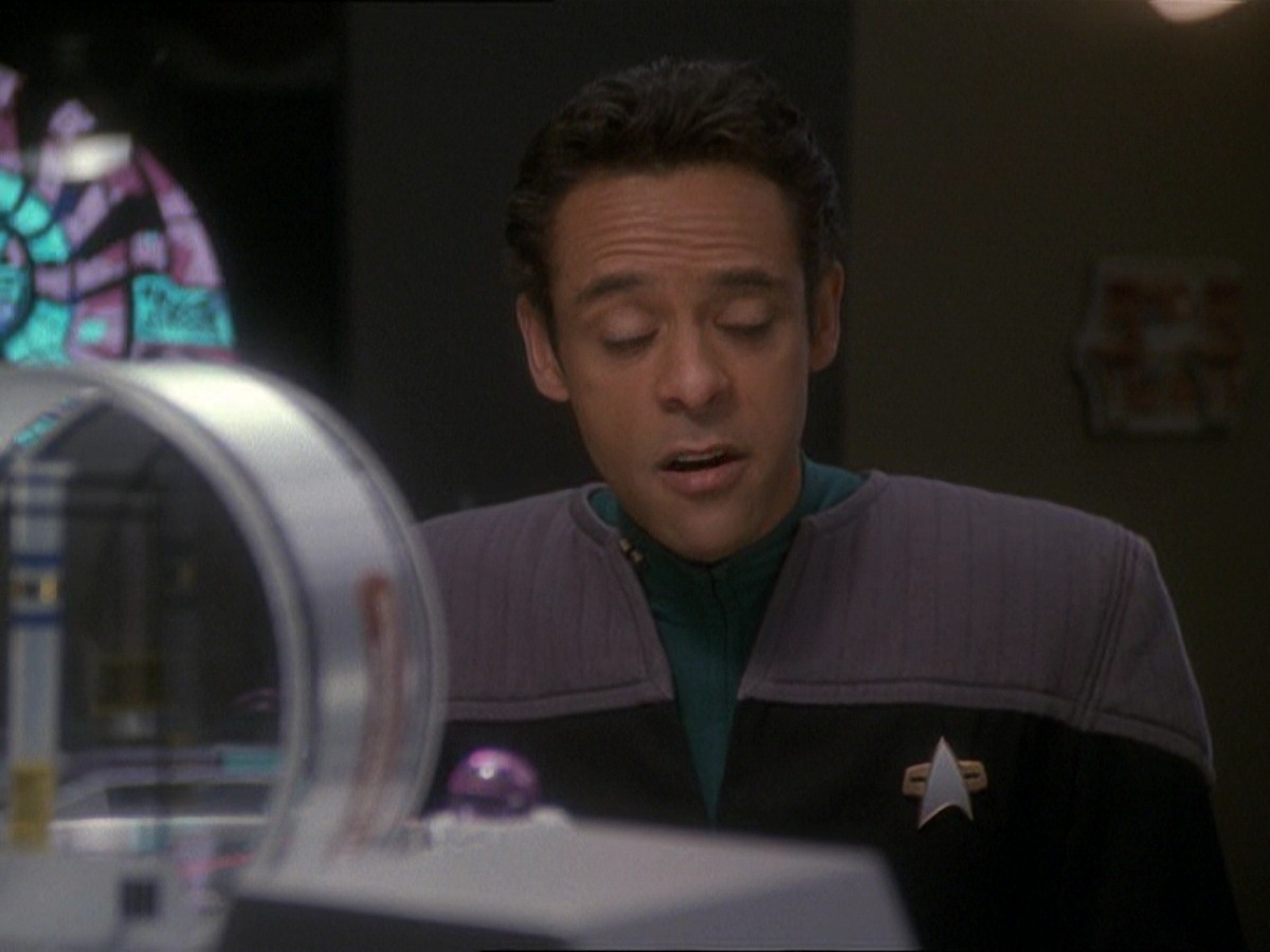 extant_StarTrek_DS9_7x22-TackingIntoTheWind_2885.jpg