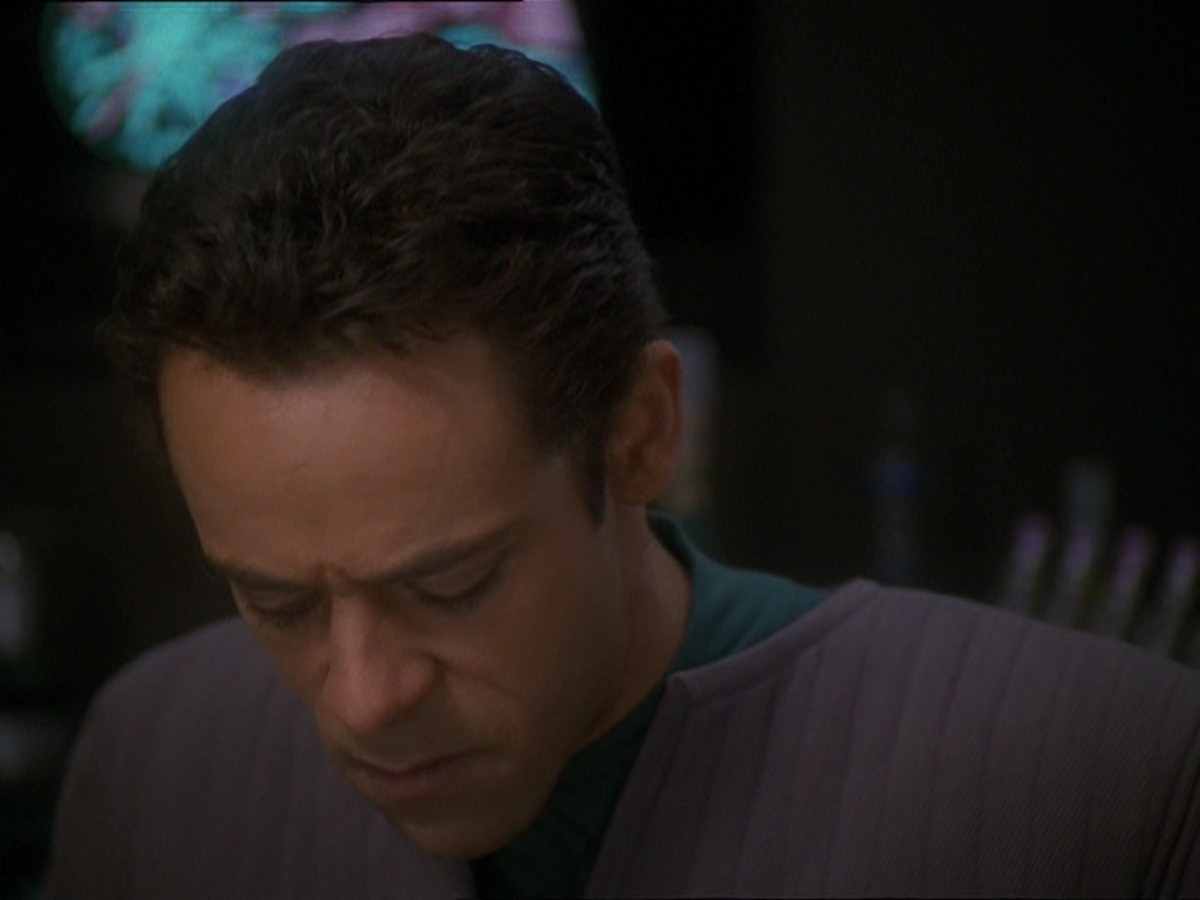 extant_StarTrek_DS9_7x22-TackingIntoTheWind_2931.jpg