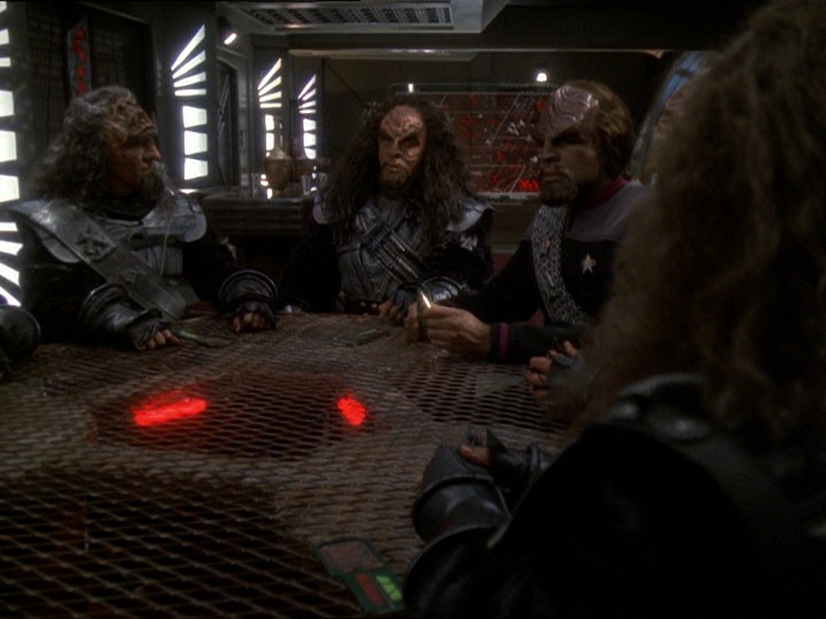 extant_StarTrek_DS9_7x22-TackingIntoTheWind_2976.jpg