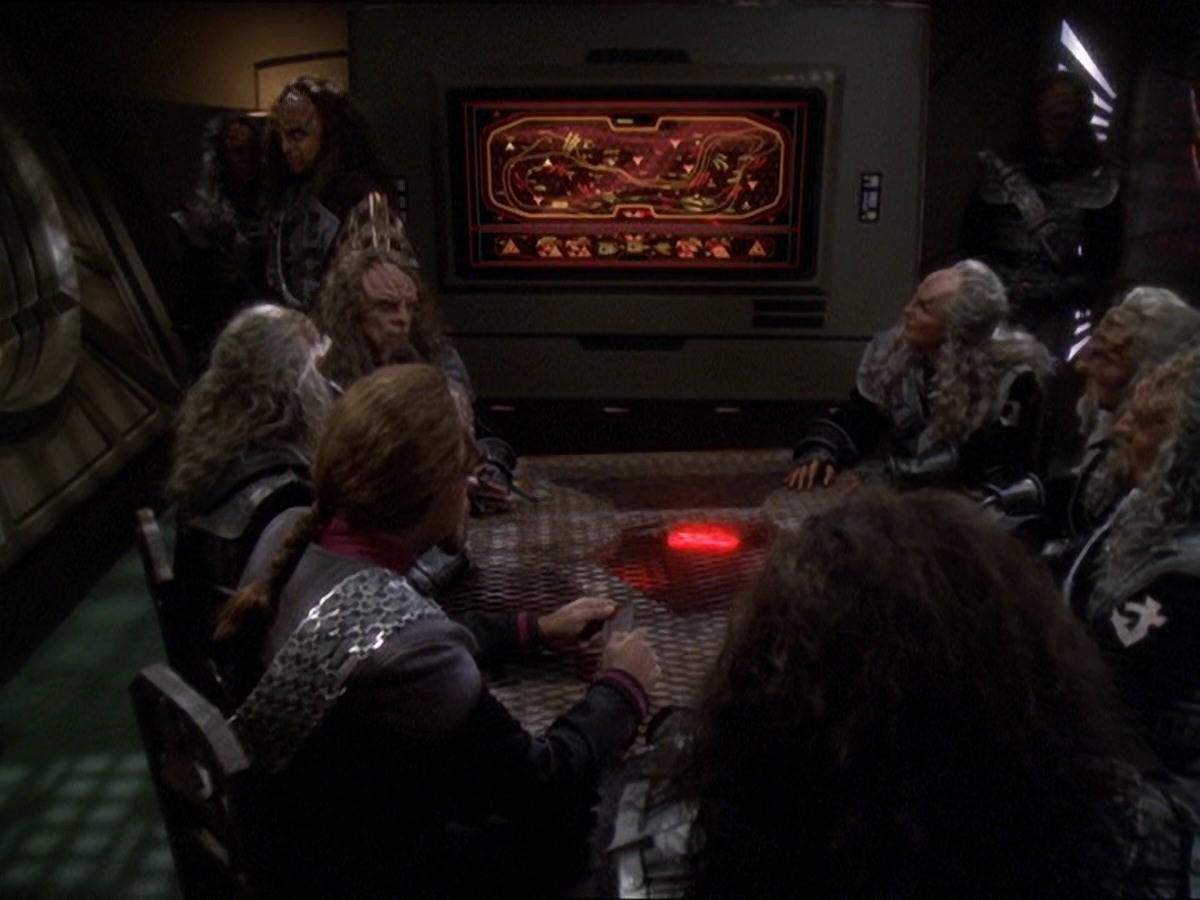 extant_StarTrek_DS9_7x22-TackingIntoTheWind_3010.jpg