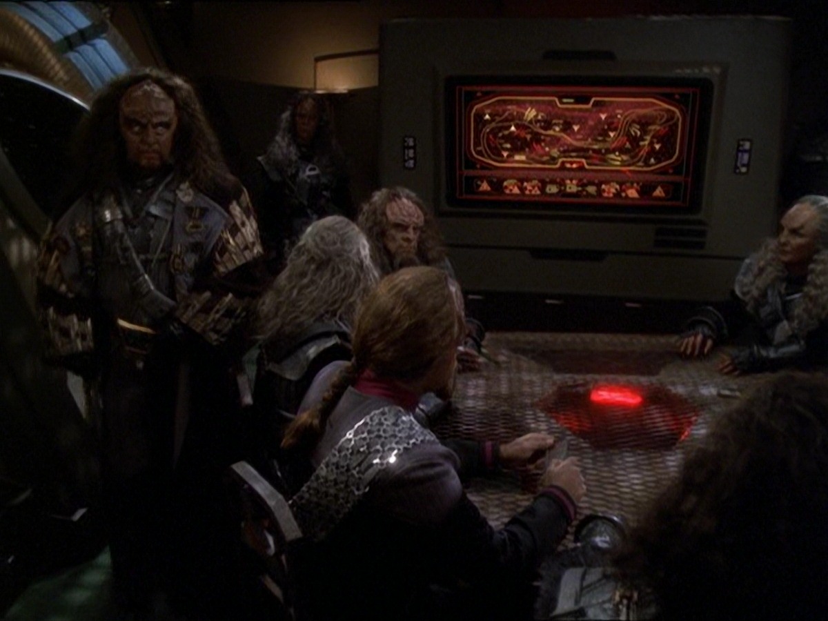 extant_StarTrek_DS9_7x22-TackingIntoTheWind_3014.jpg