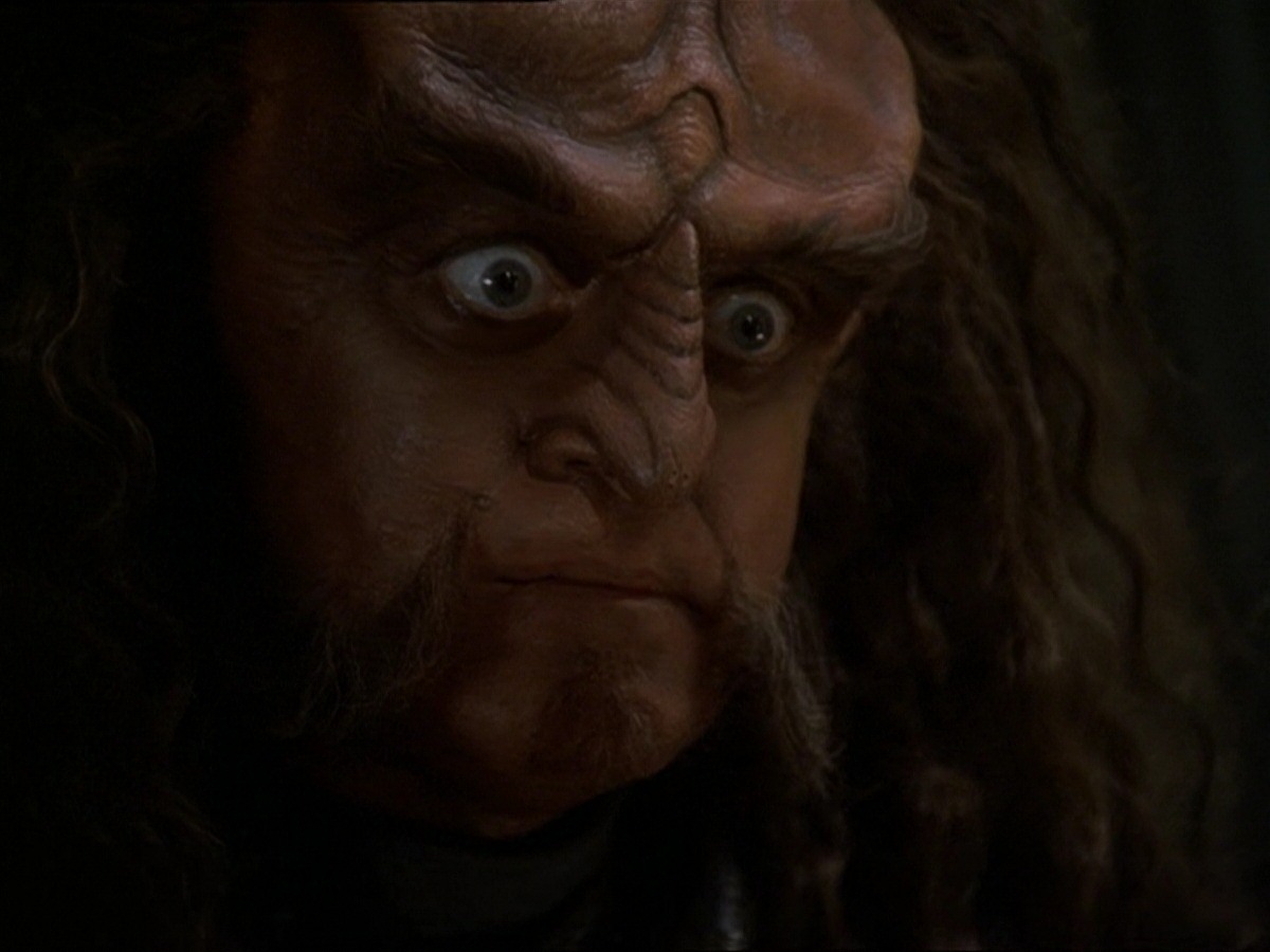 extant_StarTrek_DS9_7x22-TackingIntoTheWind_3027.jpg