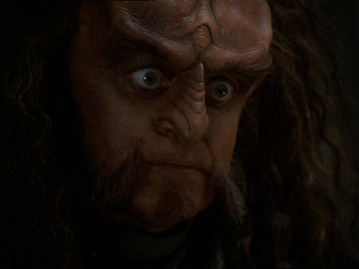 extant_StarTrek_DS9_7x22-TackingIntoTheWind_3035.jpg