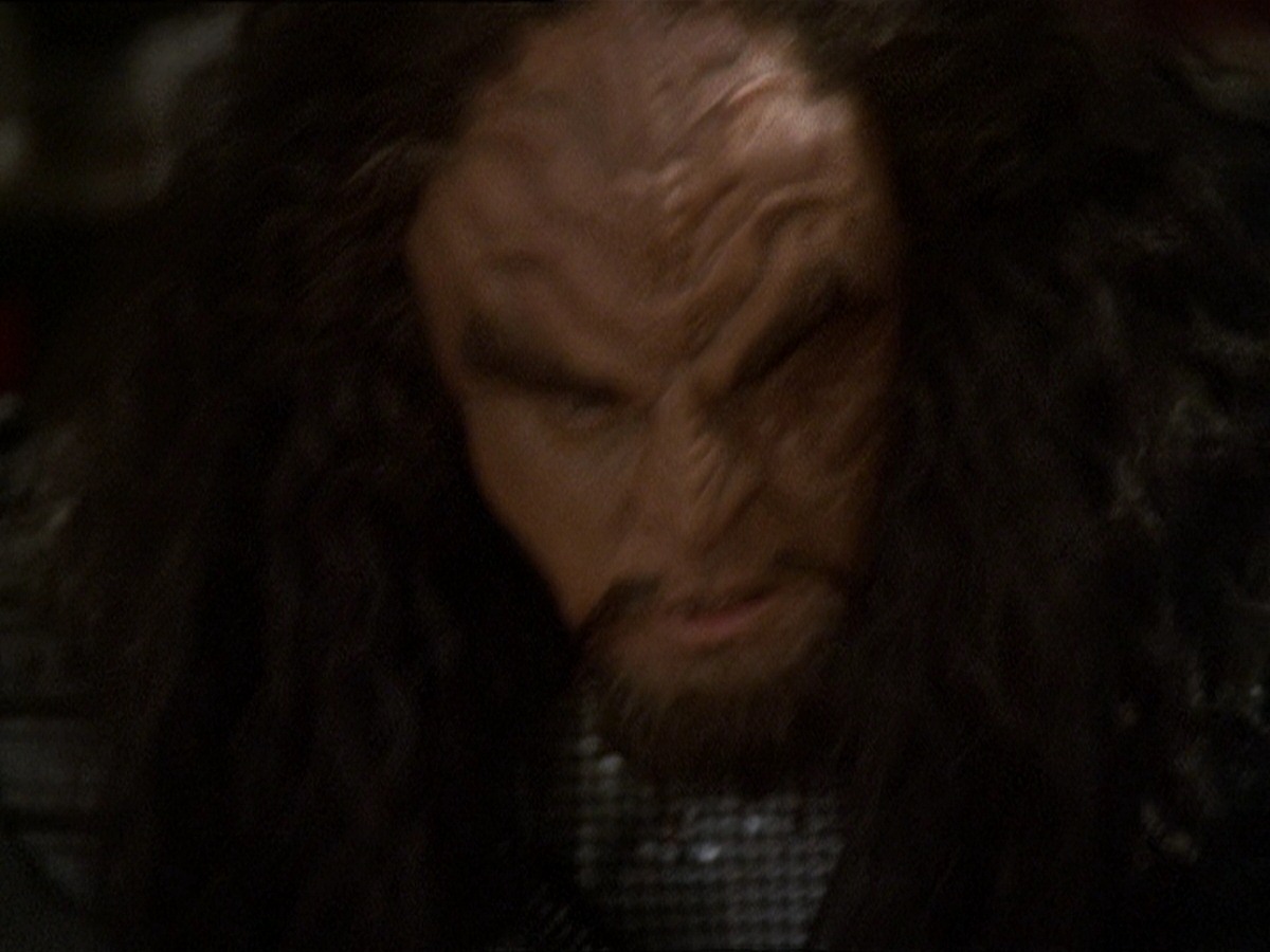 extant_StarTrek_DS9_7x22-TackingIntoTheWind_3044.jpg