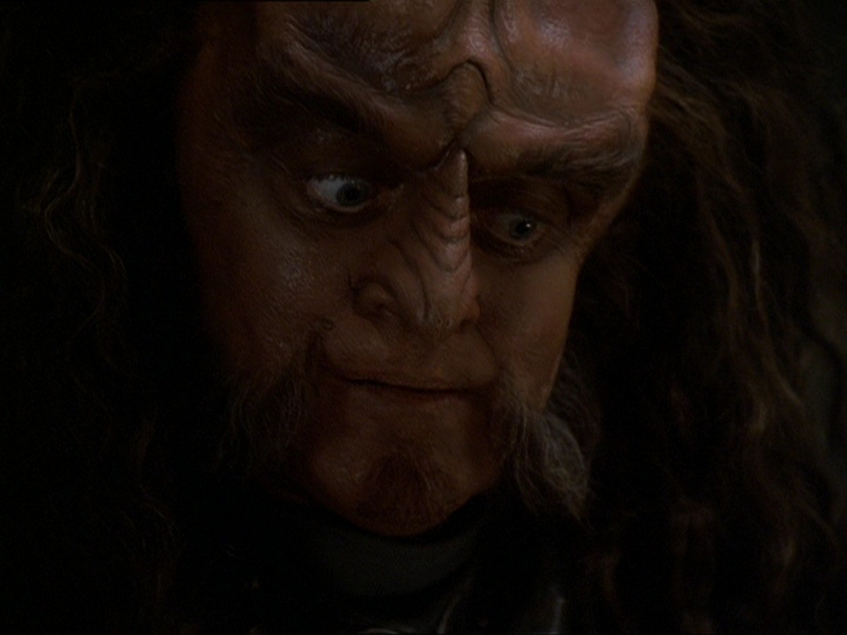 extant_StarTrek_DS9_7x22-TackingIntoTheWind_3054.jpg