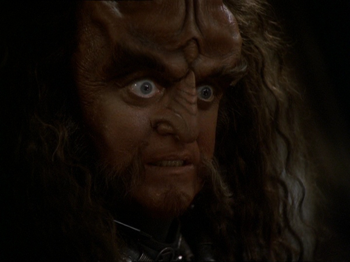 extant_StarTrek_DS9_7x22-TackingIntoTheWind_3076.jpg
