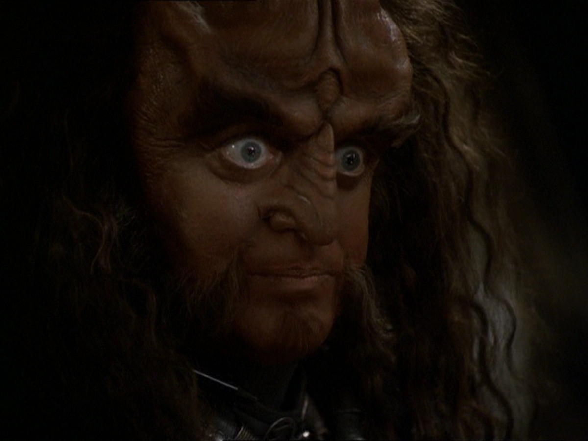 extant_StarTrek_DS9_7x22-TackingIntoTheWind_3077.jpg