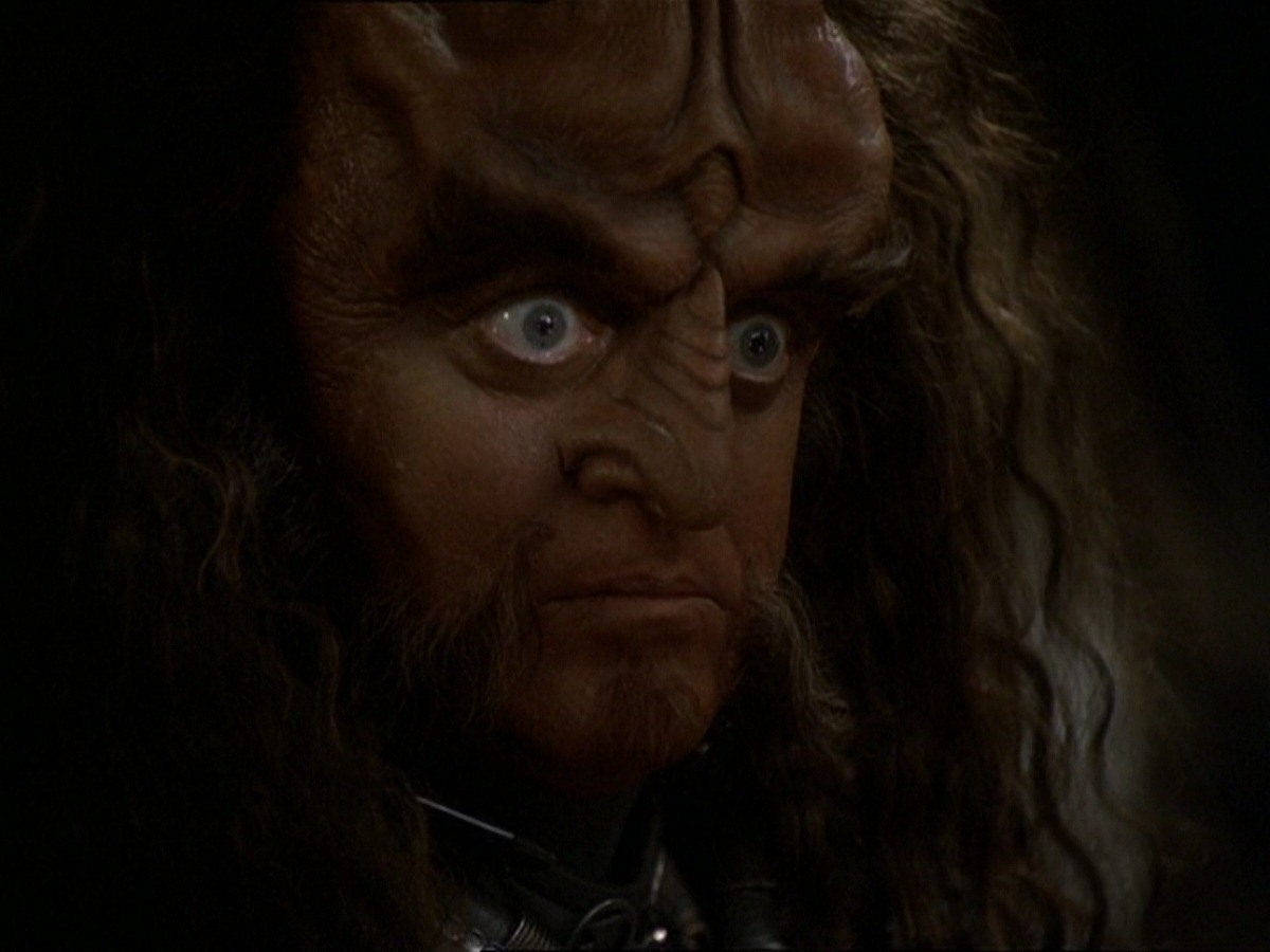 extant_StarTrek_DS9_7x22-TackingIntoTheWind_3078.jpg