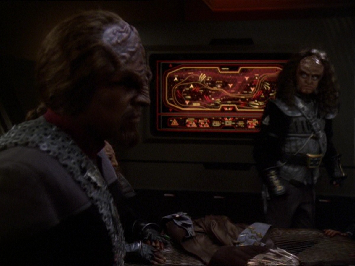 extant_StarTrek_DS9_7x22-TackingIntoTheWind_3165.jpg