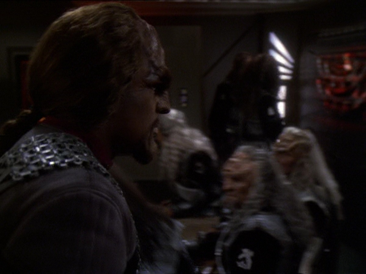 extant_StarTrek_DS9_7x22-TackingIntoTheWind_3167.jpg