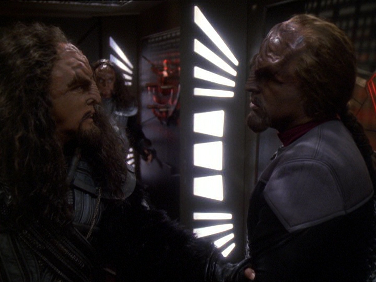 extant_StarTrek_DS9_7x22-TackingIntoTheWind_3176.jpg