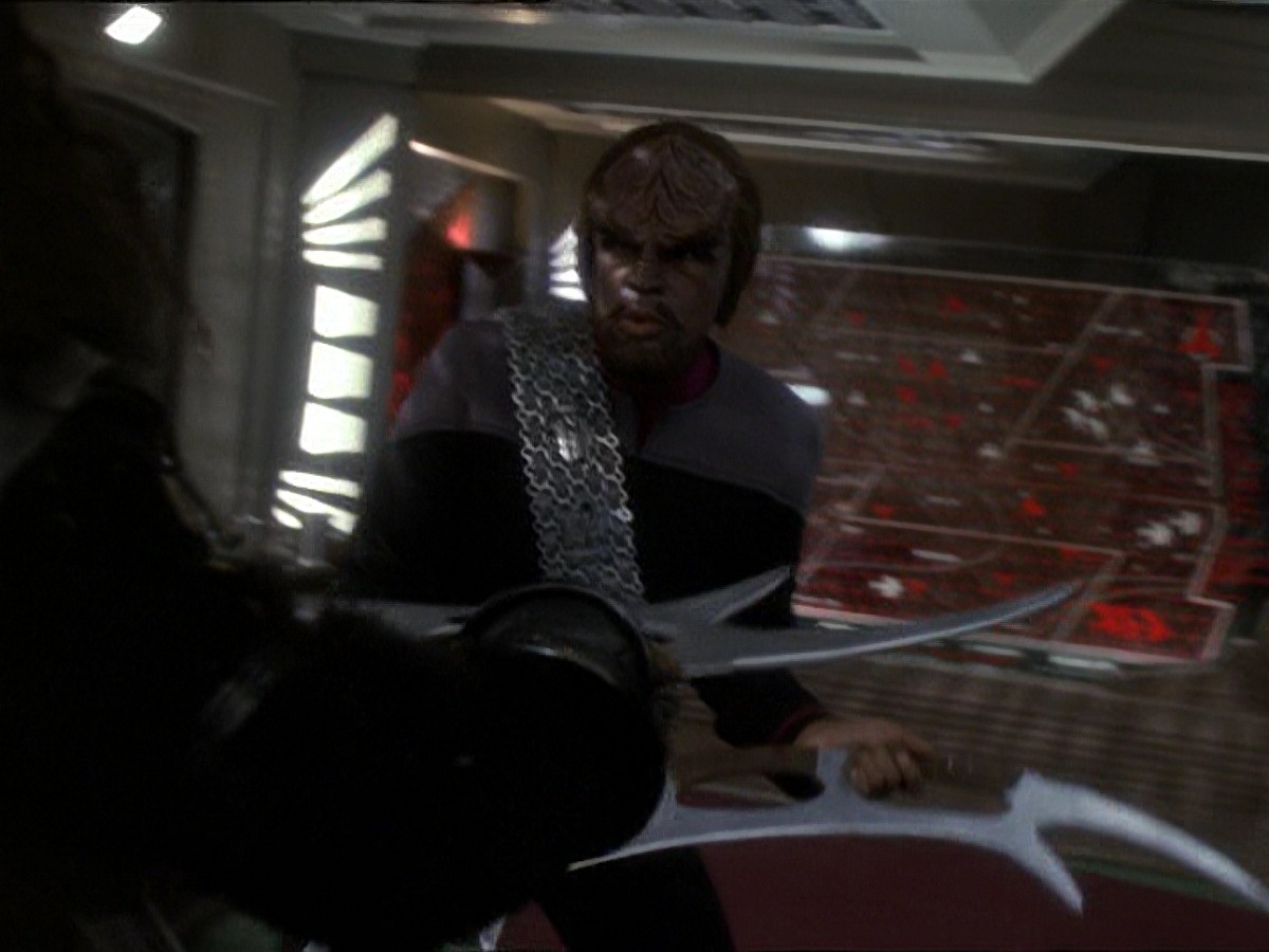 extant_StarTrek_DS9_7x22-TackingIntoTheWind_3186.jpg