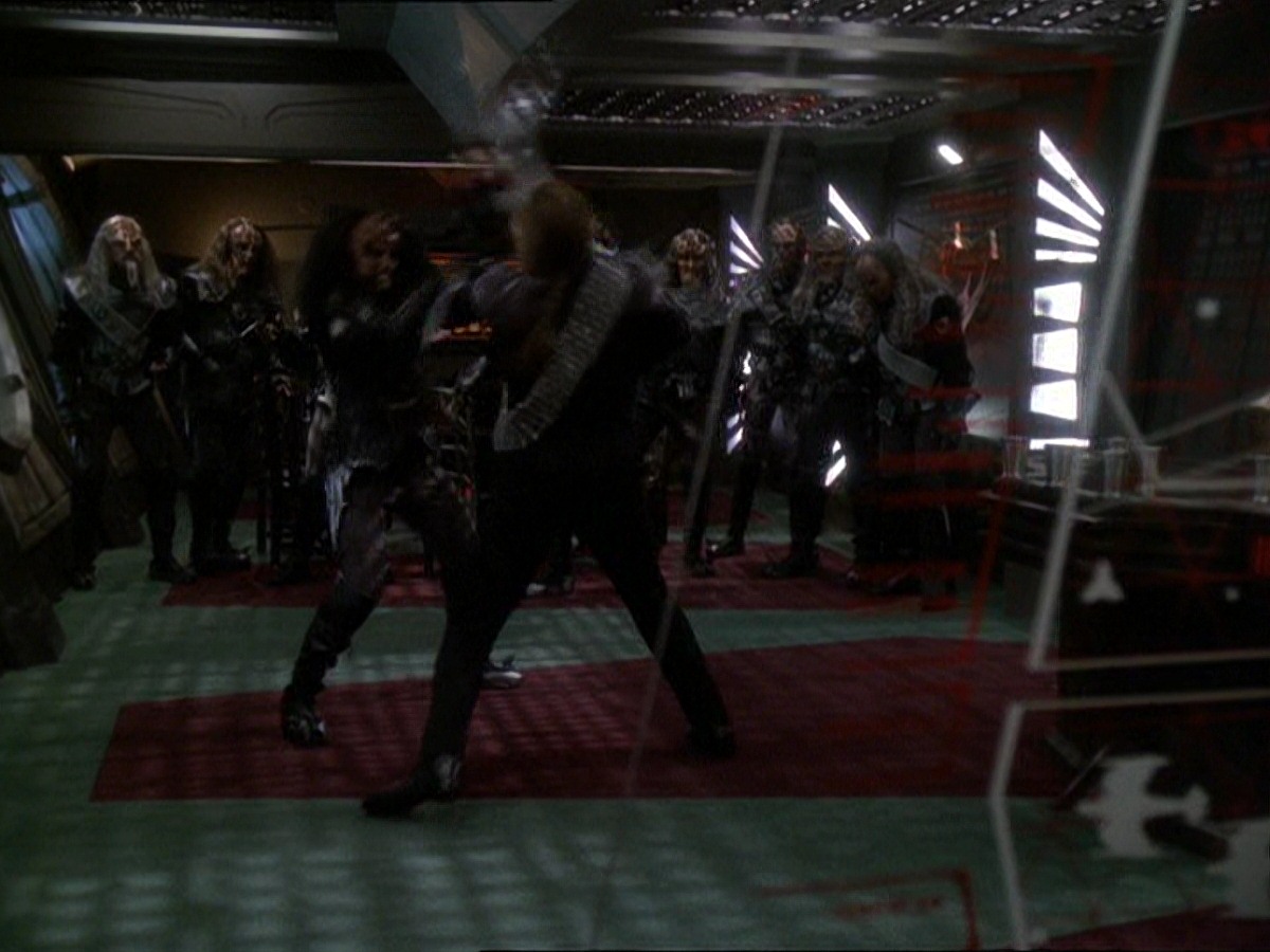 extant_StarTrek_DS9_7x22-TackingIntoTheWind_3191.jpg