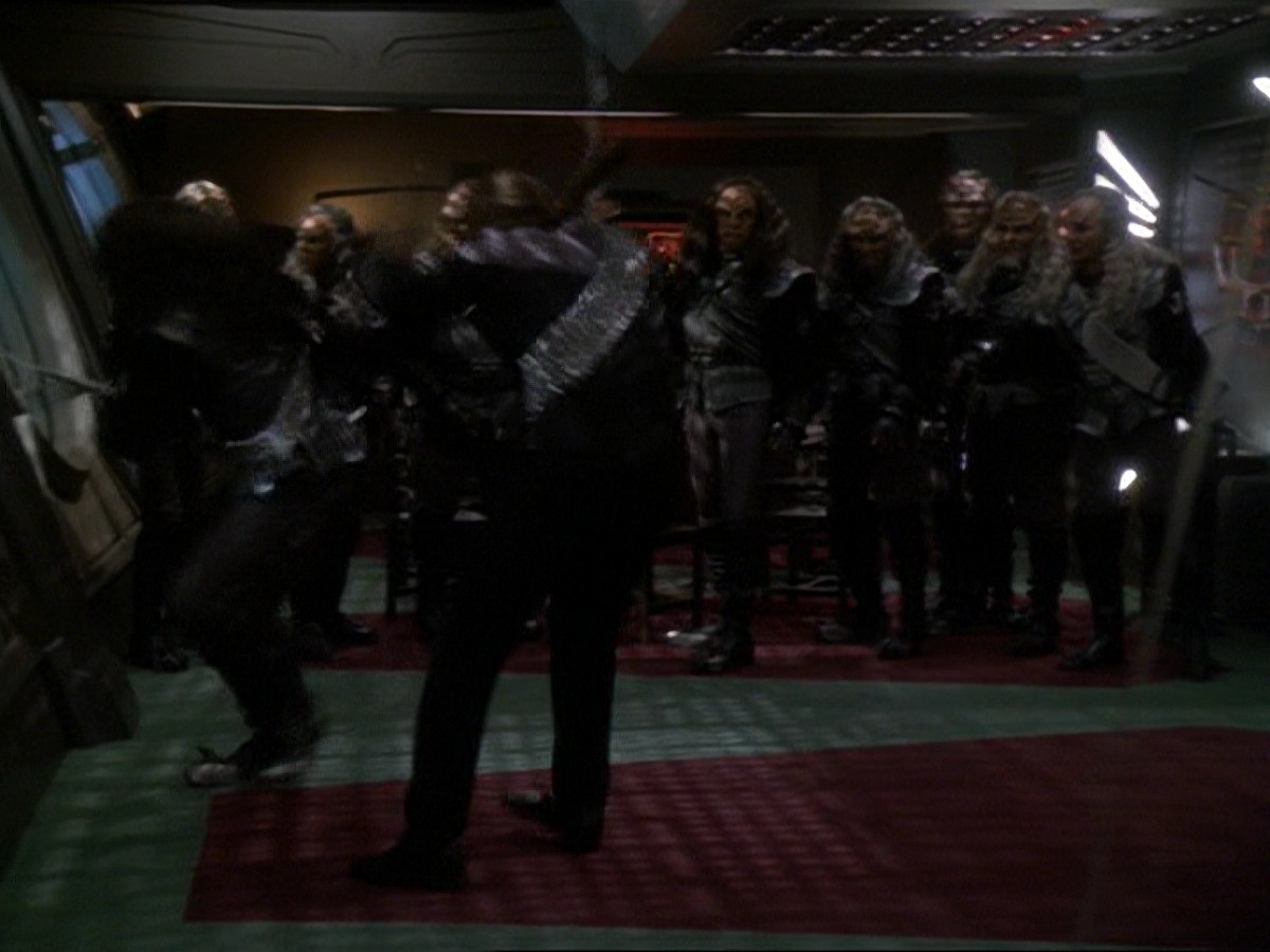 extant_StarTrek_DS9_7x22-TackingIntoTheWind_3203.jpg