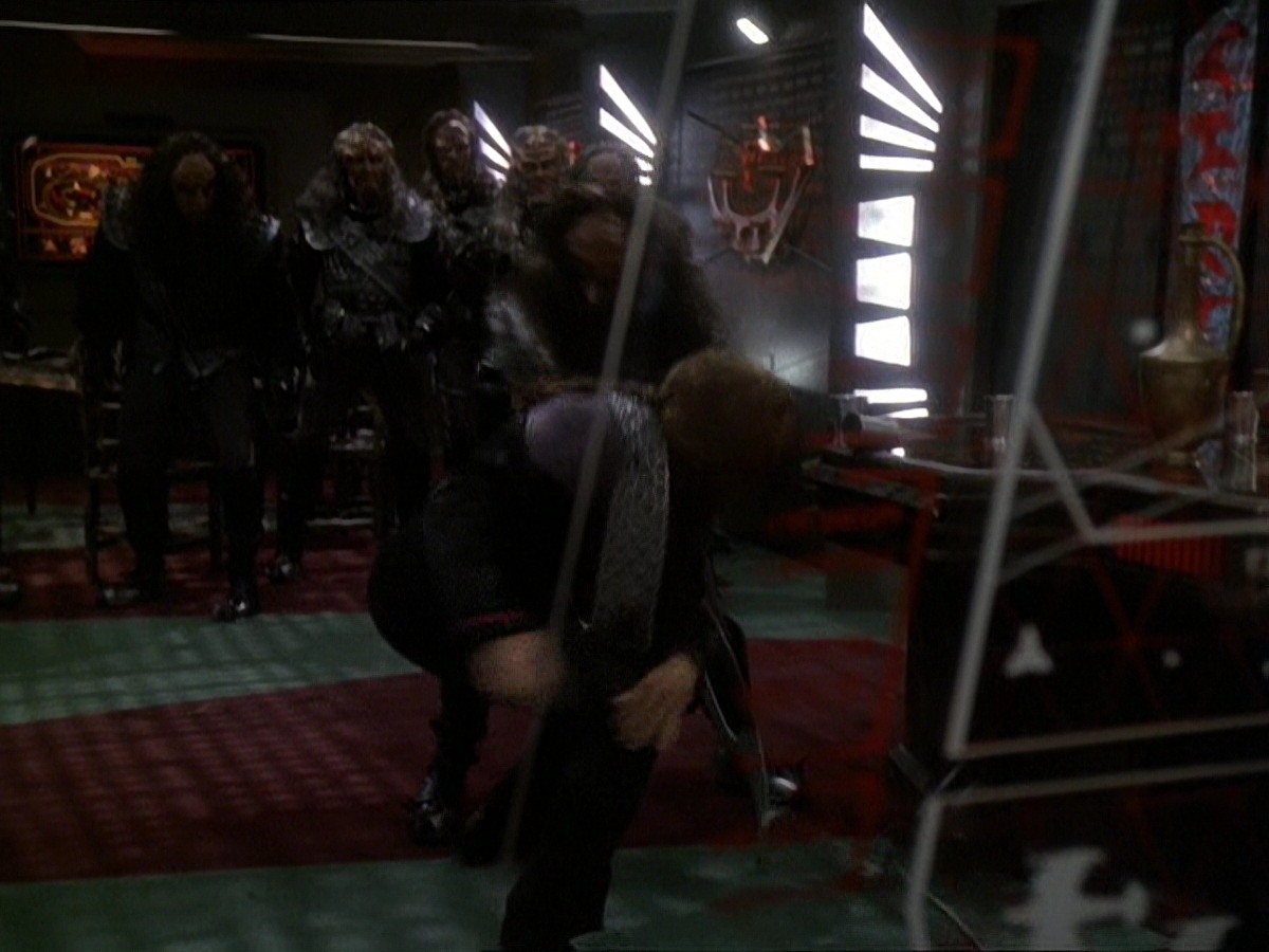 extant_StarTrek_DS9_7x22-TackingIntoTheWind_3214.jpg
