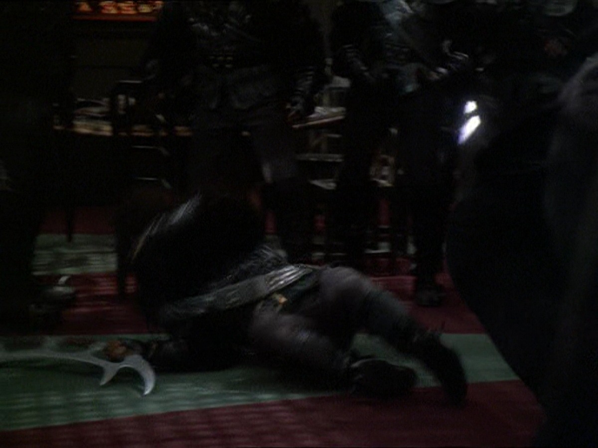 extant_StarTrek_DS9_7x22-TackingIntoTheWind_3216.jpg