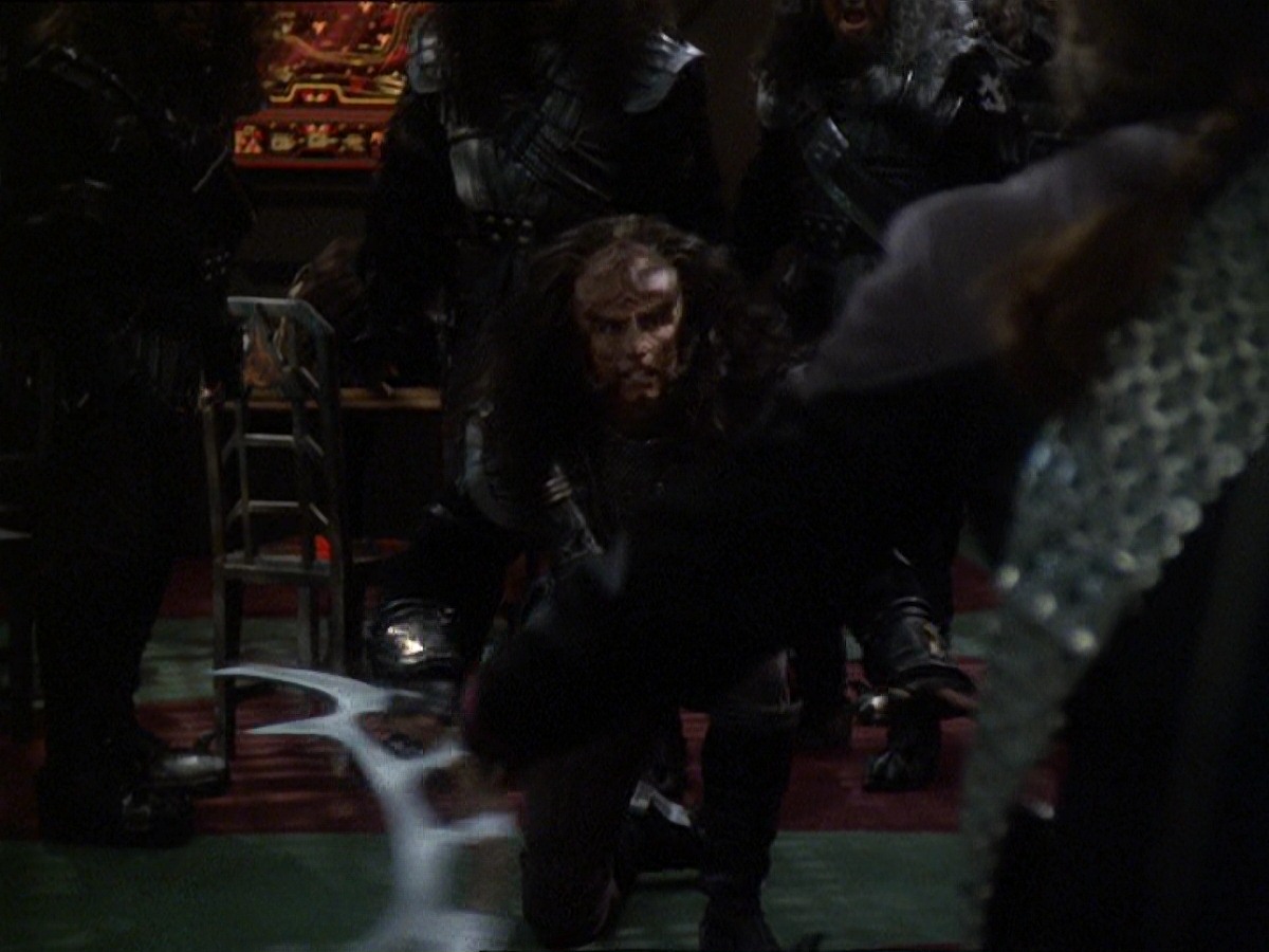 extant_StarTrek_DS9_7x22-TackingIntoTheWind_3219.jpg