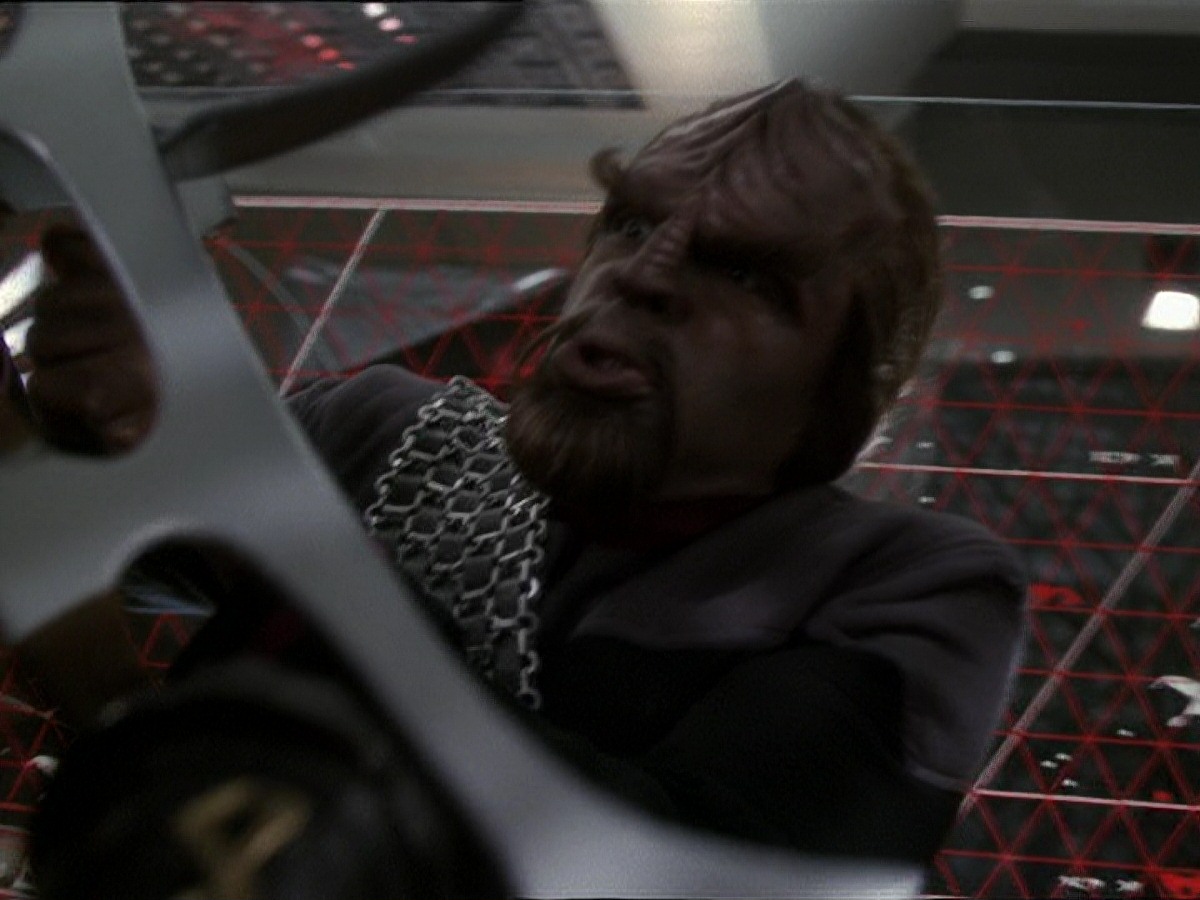 extant_StarTrek_DS9_7x22-TackingIntoTheWind_3229.jpg