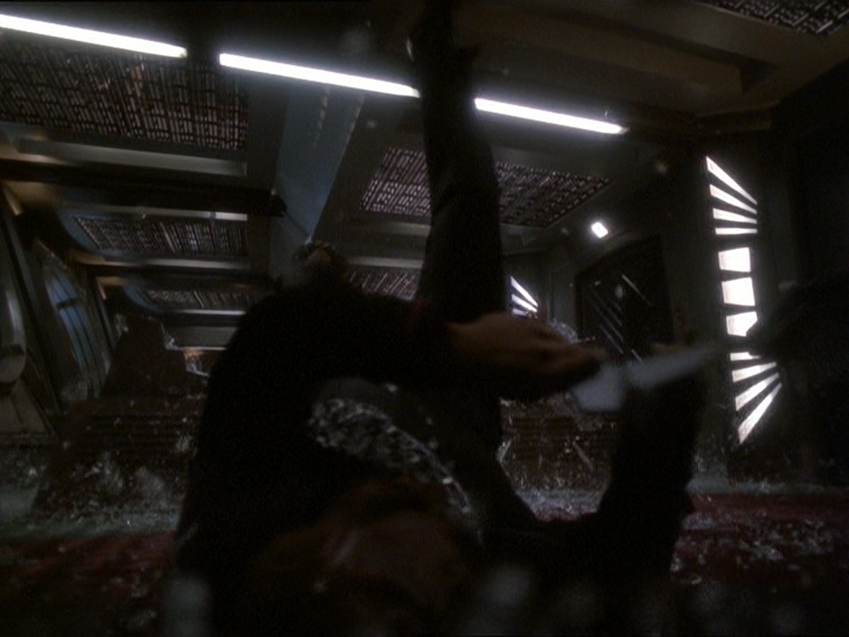 extant_StarTrek_DS9_7x22-TackingIntoTheWind_3236.jpg
