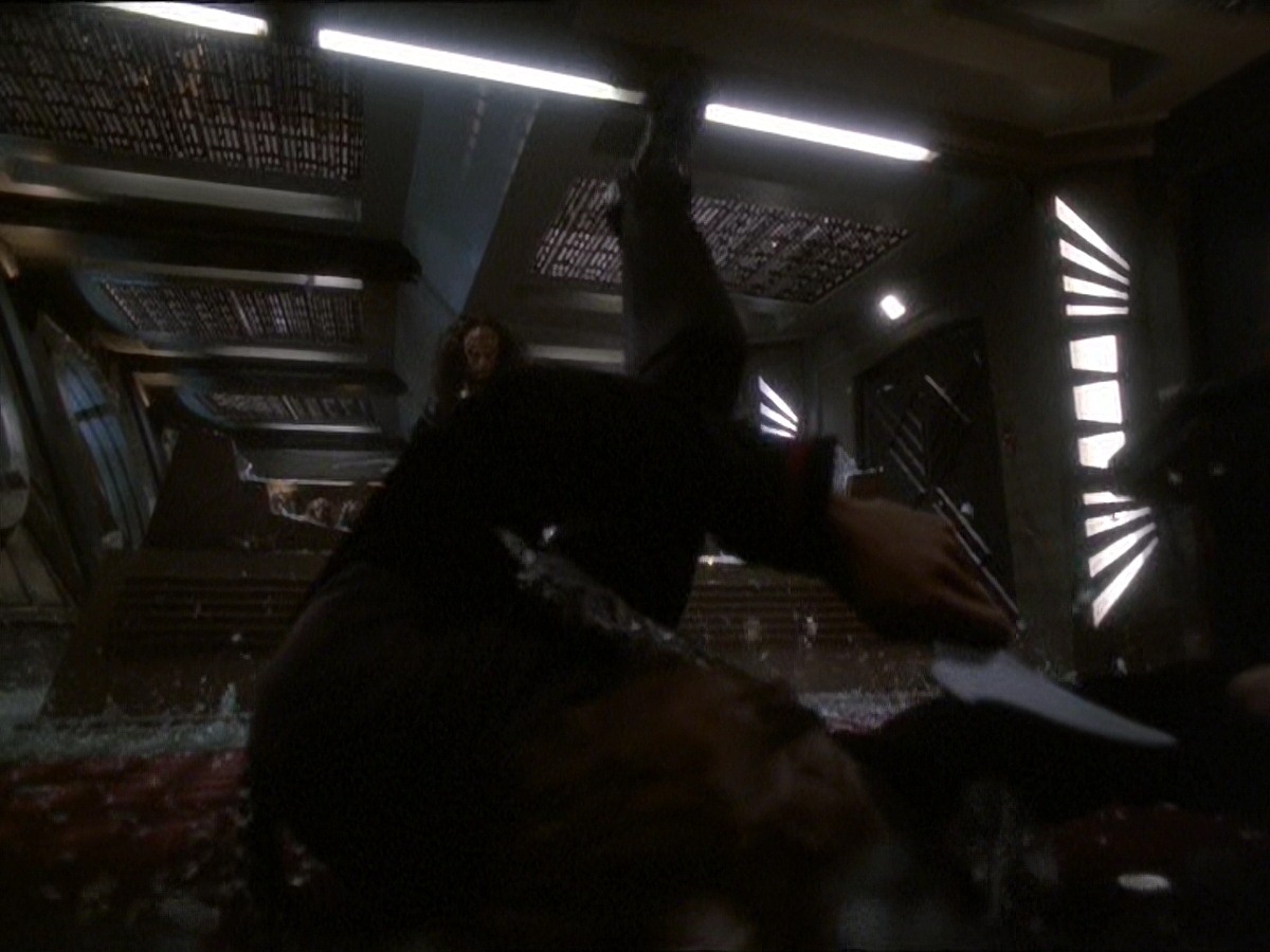extant_StarTrek_DS9_7x22-TackingIntoTheWind_3237.jpg