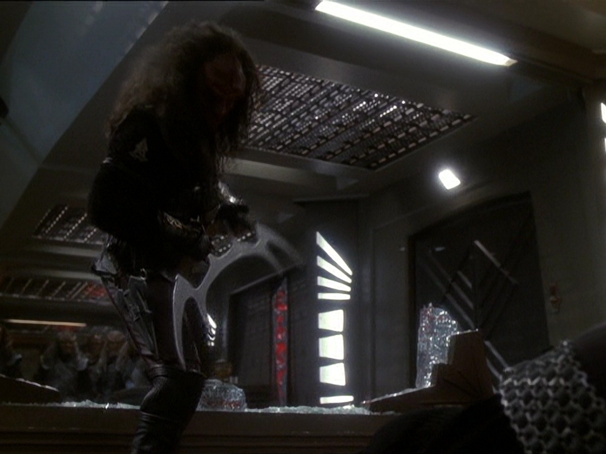 extant_StarTrek_DS9_7x22-TackingIntoTheWind_3242.jpg