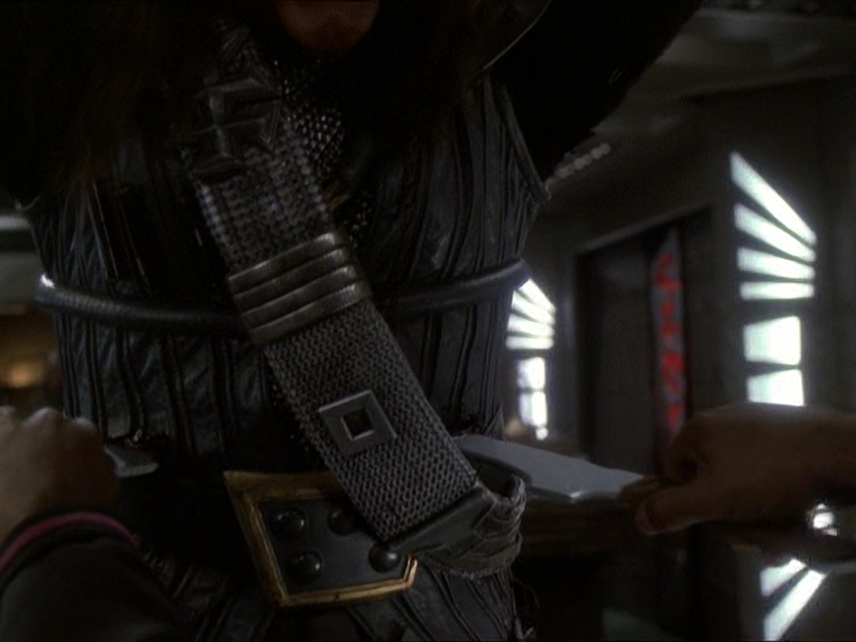 extant_StarTrek_DS9_7x22-TackingIntoTheWind_3247.jpg