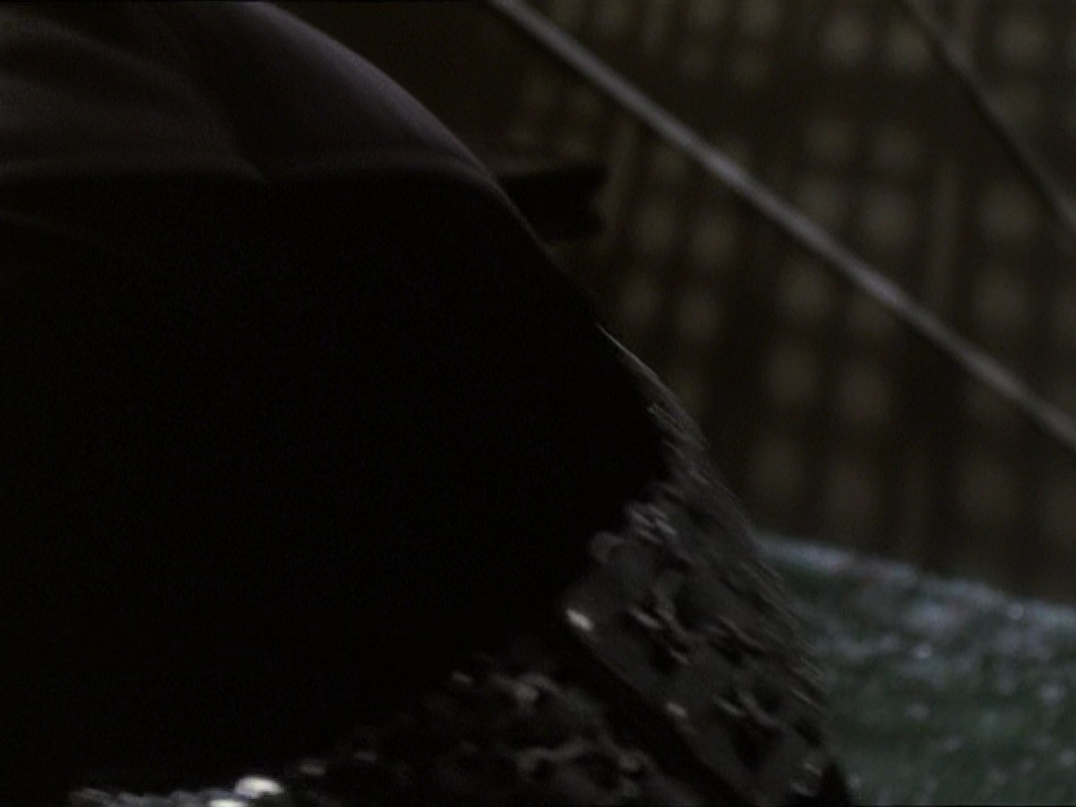 extant_StarTrek_DS9_7x22-TackingIntoTheWind_3268.jpg