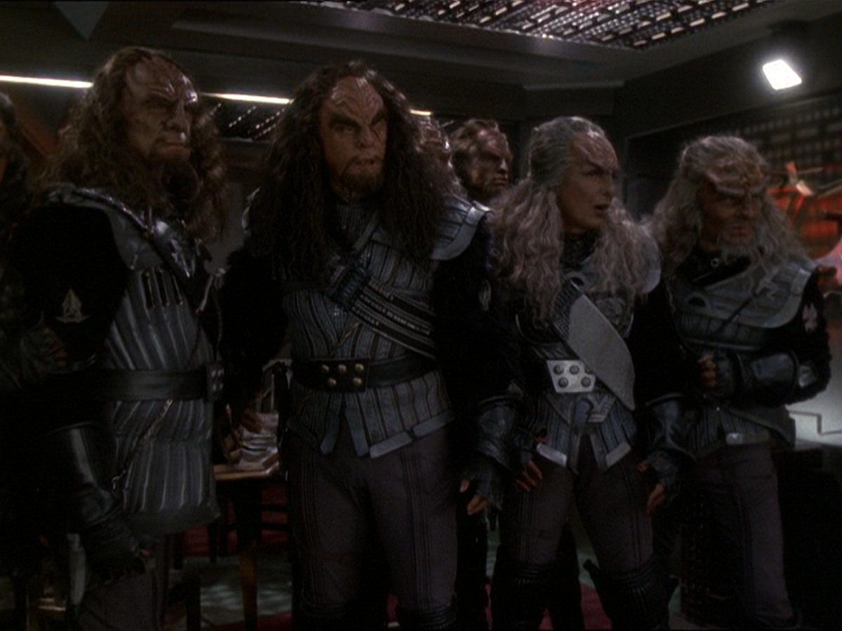 extant_StarTrek_DS9_7x22-TackingIntoTheWind_3269.jpg