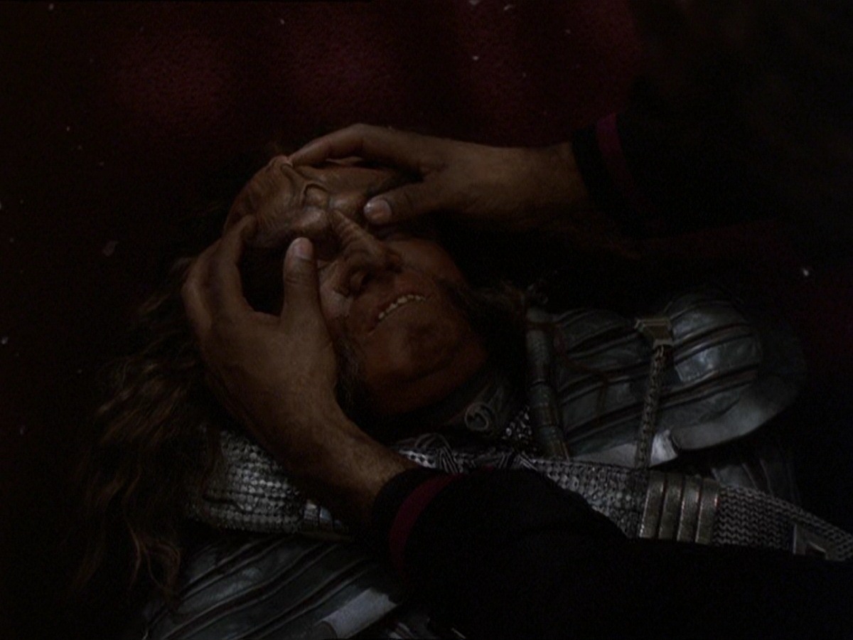 extant_StarTrek_DS9_7x22-TackingIntoTheWind_3281.jpg