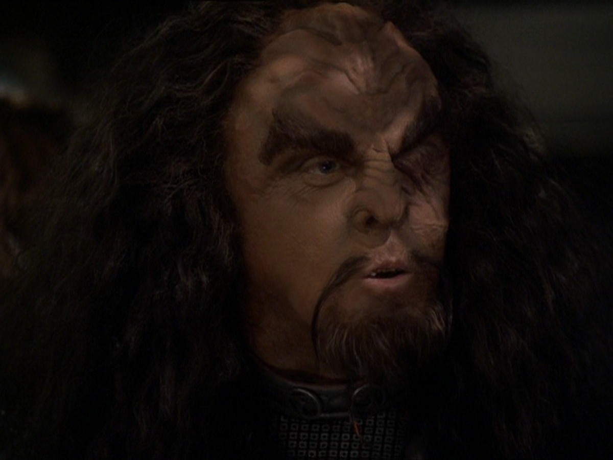 extant_StarTrek_DS9_7x22-TackingIntoTheWind_3304.jpg