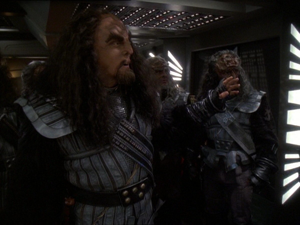 extant_StarTrek_DS9_7x22-TackingIntoTheWind_3318.jpg