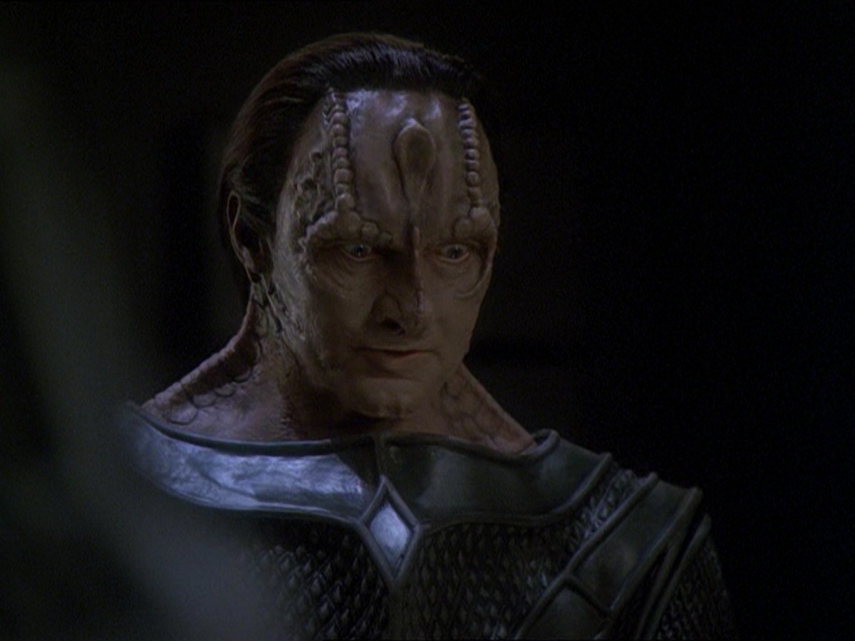 extant_StarTrek_DS9_7x22-TackingIntoTheWind_3403.jpg