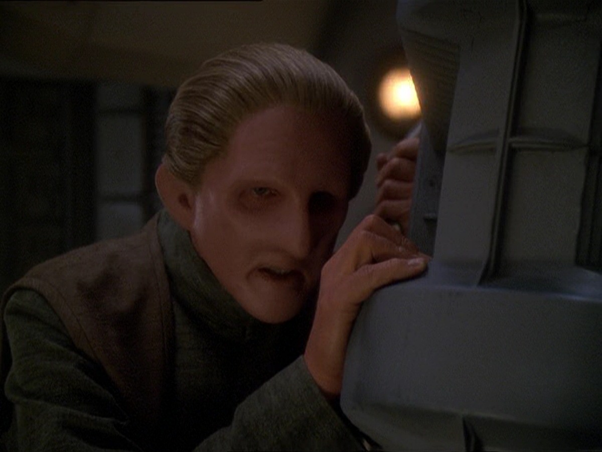 extant_StarTrek_DS9_7x22-TackingIntoTheWind_3414.jpg