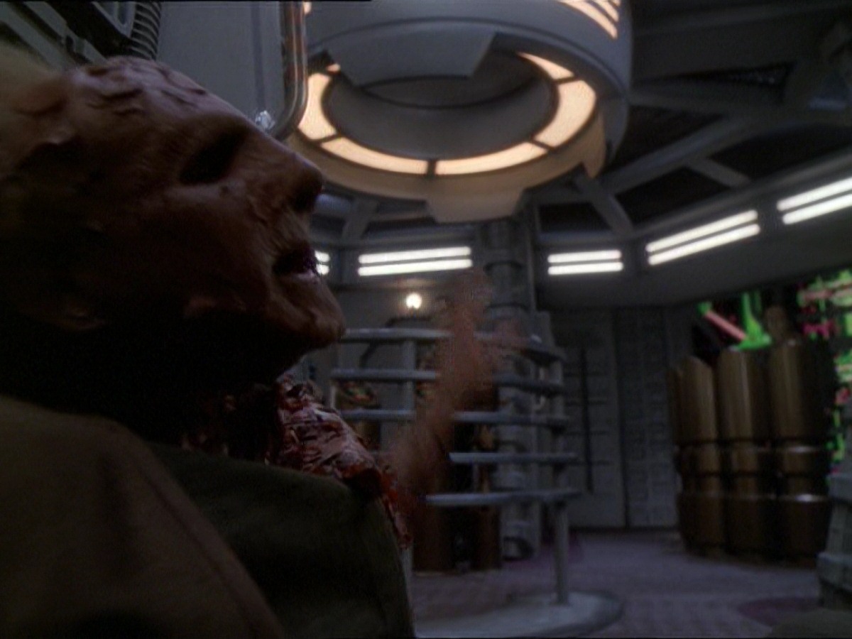 extant_StarTrek_DS9_7x22-TackingIntoTheWind_3425.jpg