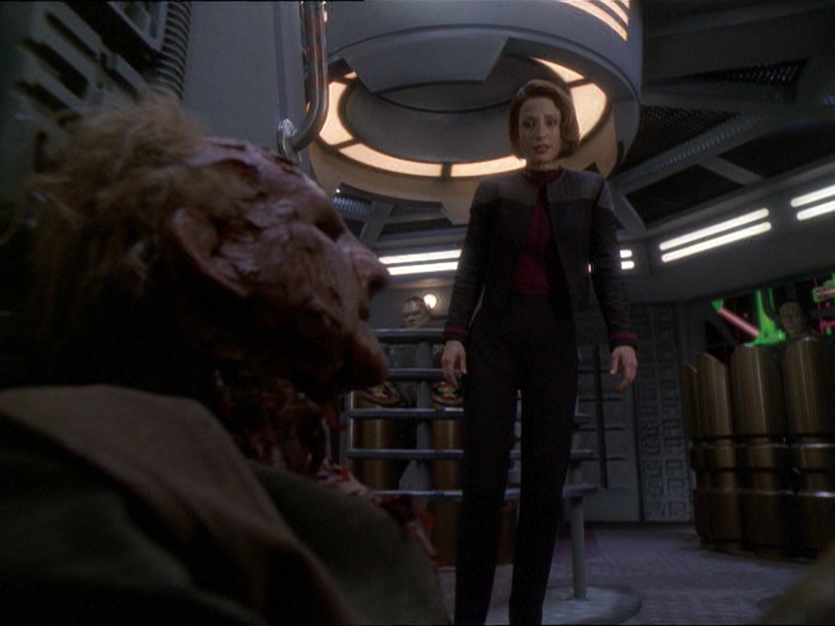 extant_StarTrek_DS9_7x22-TackingIntoTheWind_3429.jpg