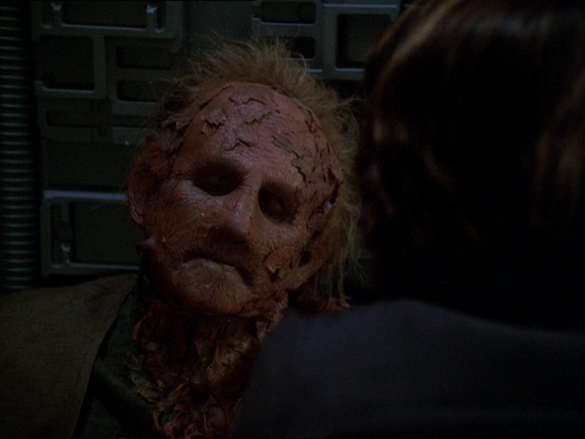 extant_StarTrek_DS9_7x22-TackingIntoTheWind_3454.jpg