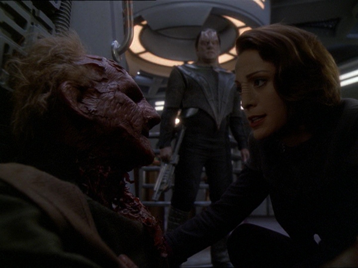 extant_StarTrek_DS9_7x22-TackingIntoTheWind_3455.jpg