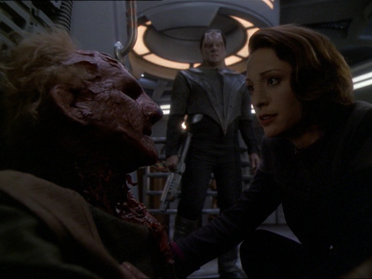 extant_StarTrek_DS9_7x22-TackingIntoTheWind_3459.jpg