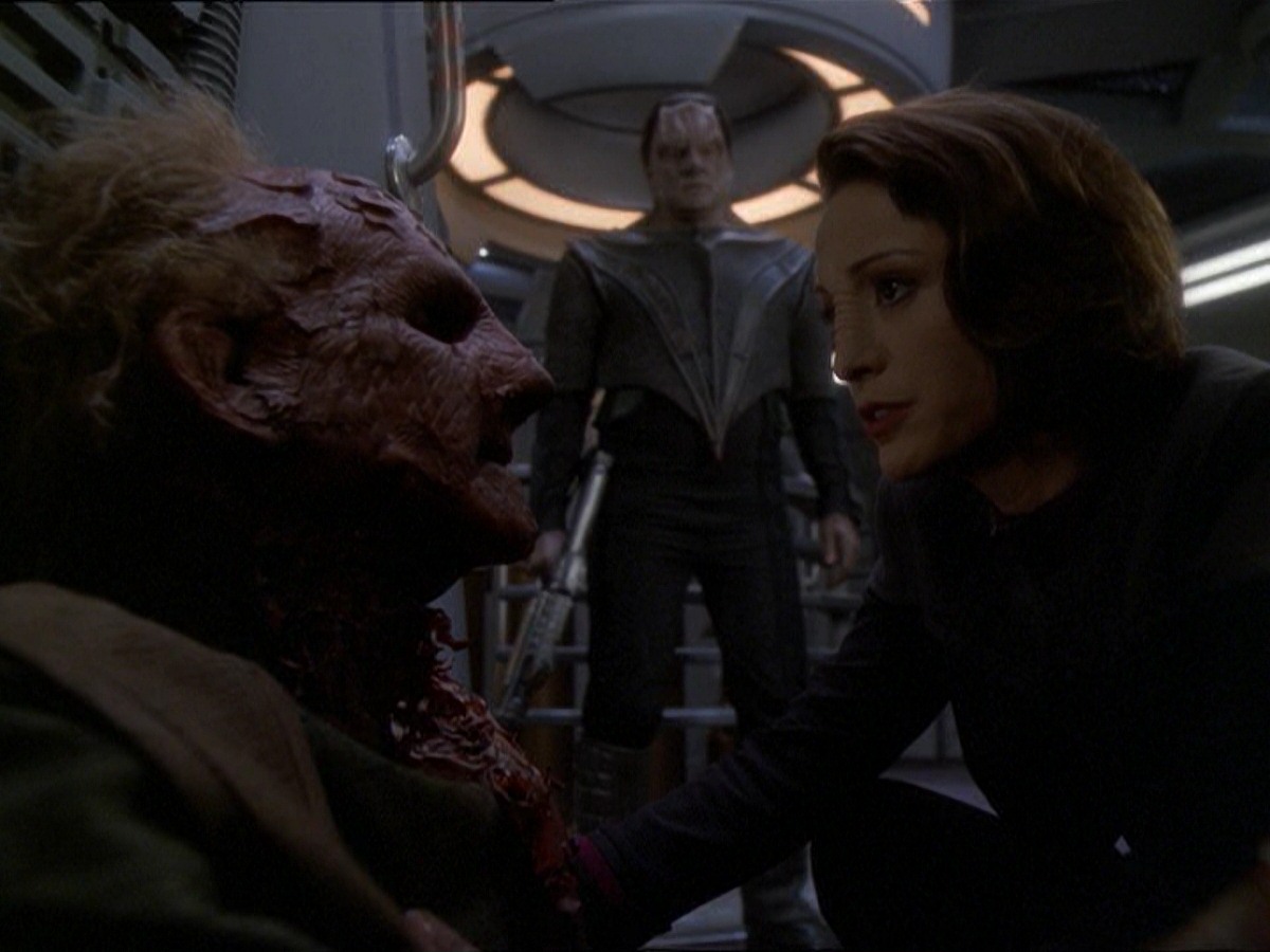 extant_StarTrek_DS9_7x22-TackingIntoTheWind_3464.jpg