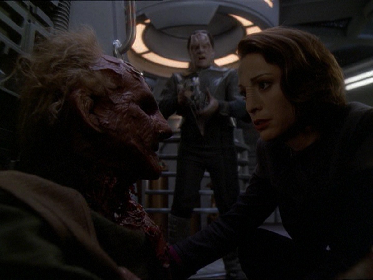 extant_StarTrek_DS9_7x22-TackingIntoTheWind_3468.jpg