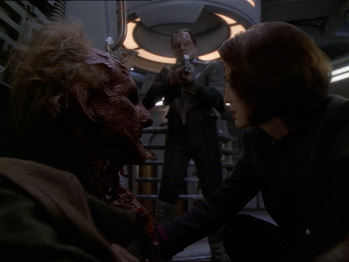 extant_StarTrek_DS9_7x22-TackingIntoTheWind_3469.jpg