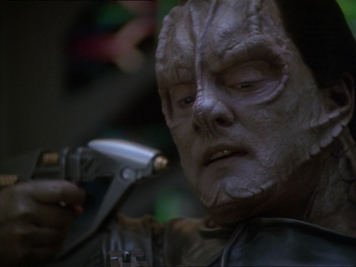 extant_StarTrek_DS9_7x22-TackingIntoTheWind_3475.jpg