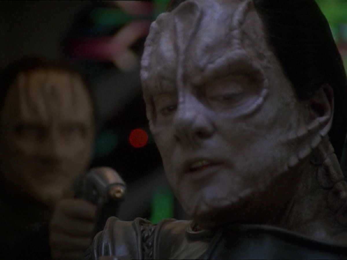 extant_StarTrek_DS9_7x22-TackingIntoTheWind_3479.jpg