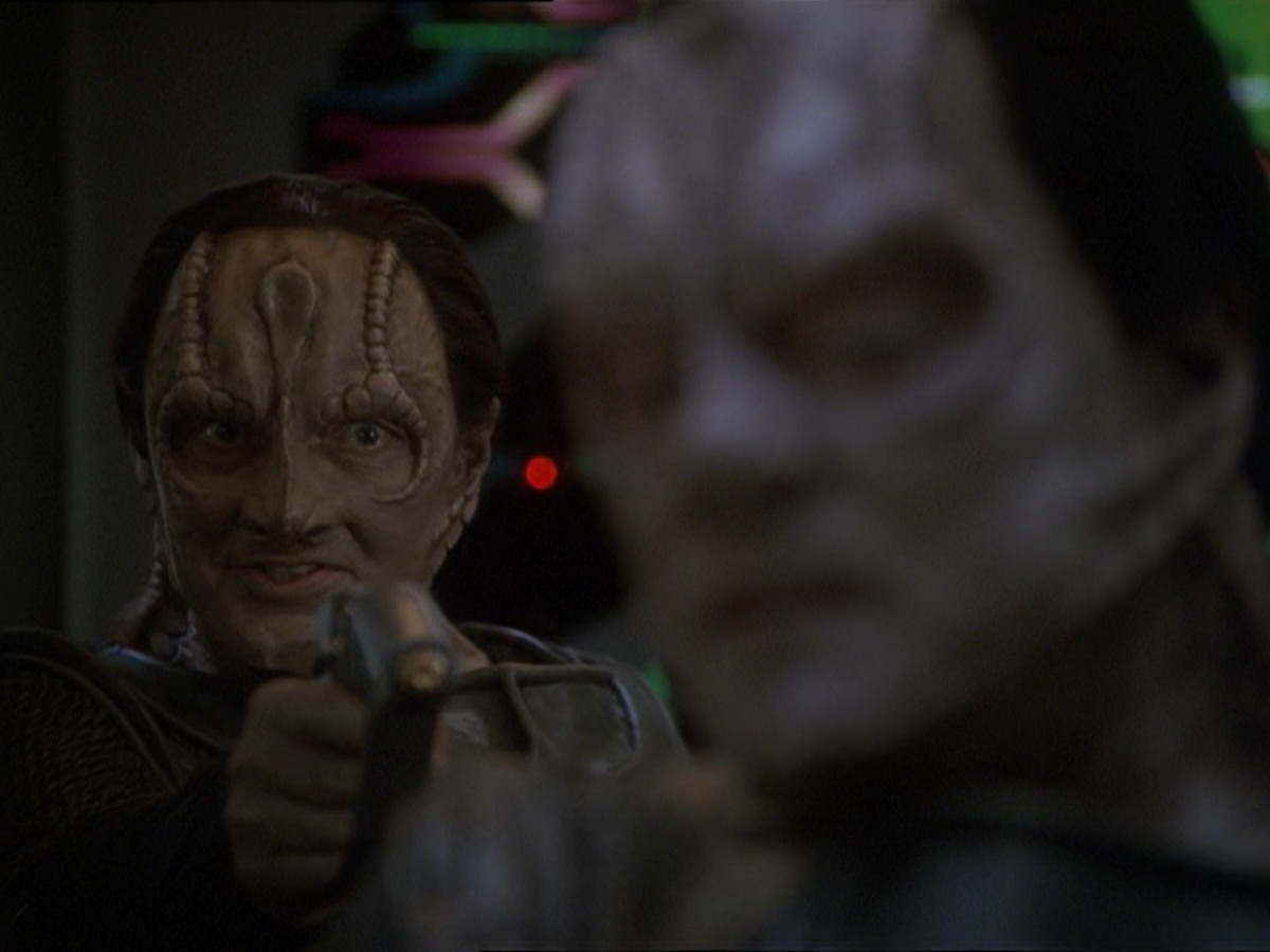 extant_StarTrek_DS9_7x22-TackingIntoTheWind_3484.jpg