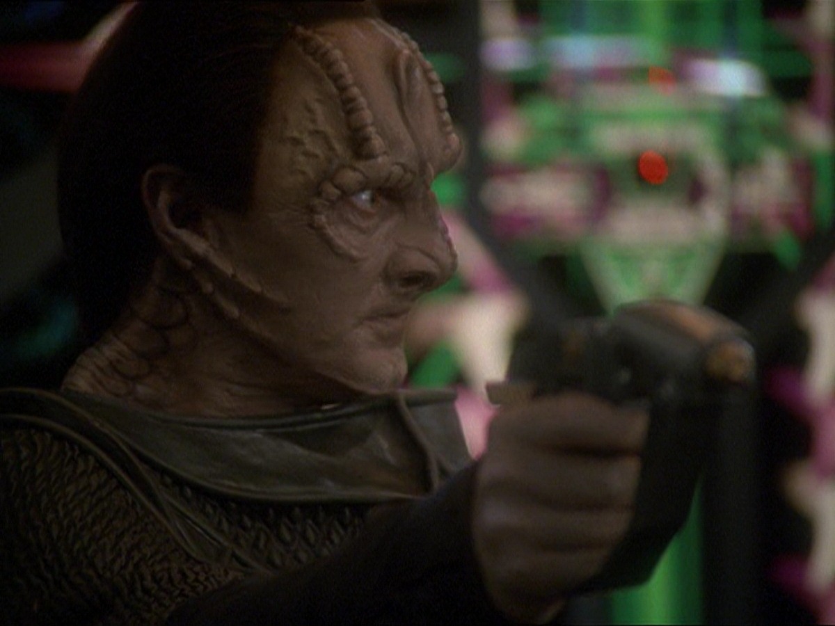 extant_StarTrek_DS9_7x22-TackingIntoTheWind_3488.jpg