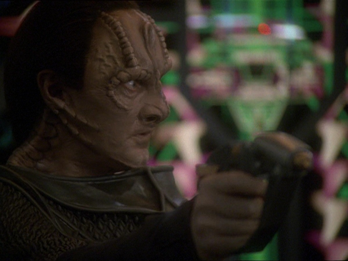 extant_StarTrek_DS9_7x22-TackingIntoTheWind_3489.jpg