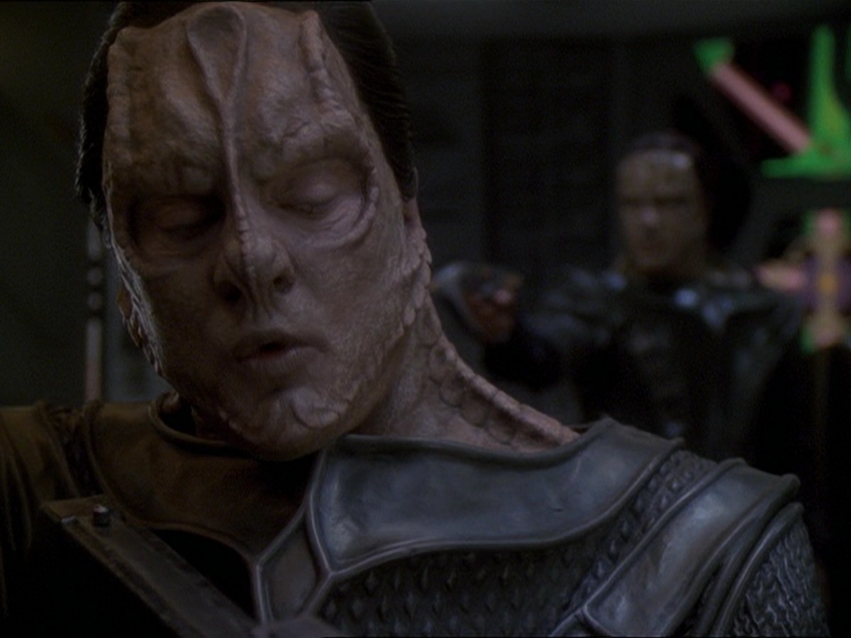 extant_StarTrek_DS9_7x22-TackingIntoTheWind_3490.jpg
