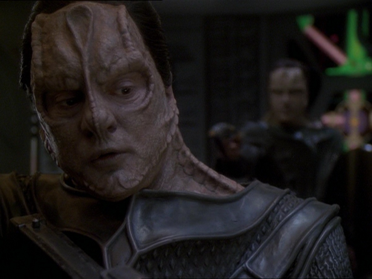 extant_StarTrek_DS9_7x22-TackingIntoTheWind_3492.jpg